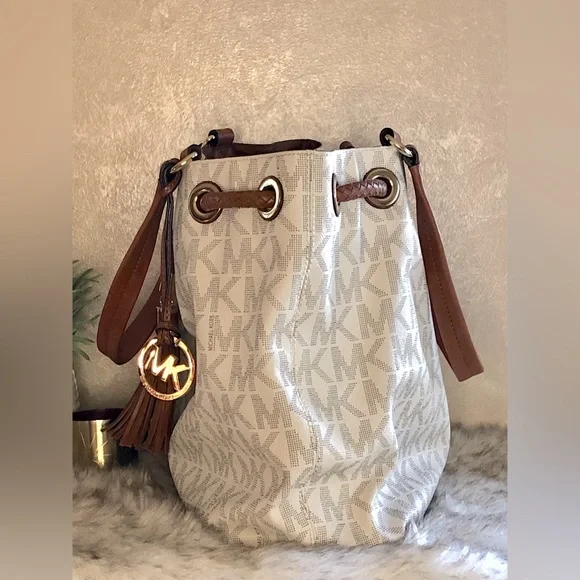 Michael Kors Jet Set Large Tassel Tote Handbag, Vanilla - Picture 3 of 8